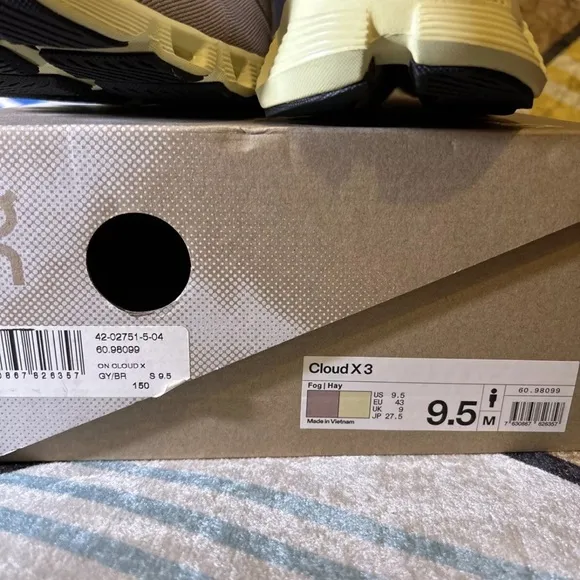 On Cloud X3 Running Shoes Size 9.5 for Men’s in Fog and Hay