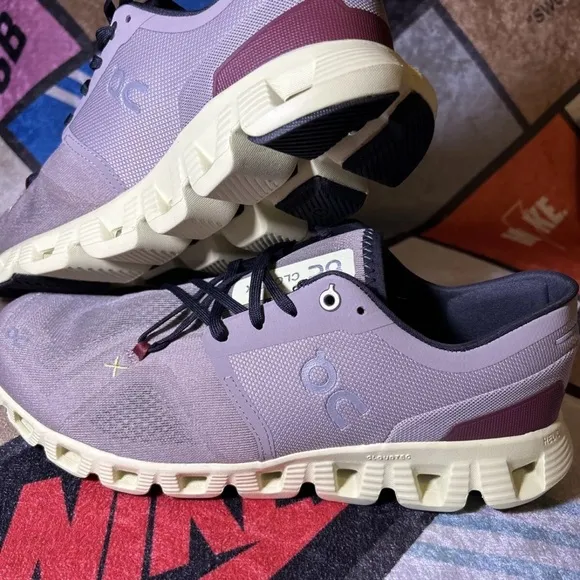 On Cloud X3 Running Shoes Size 9.5 for Men’s in Fog and Hay
