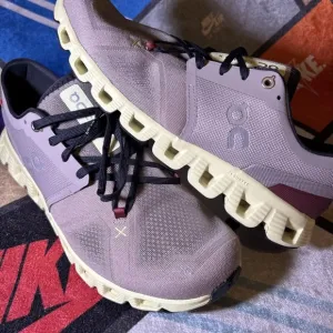 On Cloud X3 Running Shoes Size 9.5 for Men’s in Fog and Hay