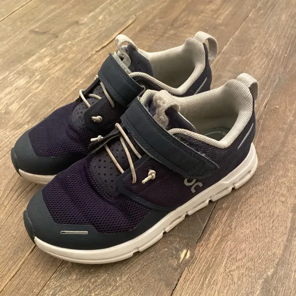 On Clould Kids Cloud Play Midnight Blue / White Running Shoes Size 13 Slip On