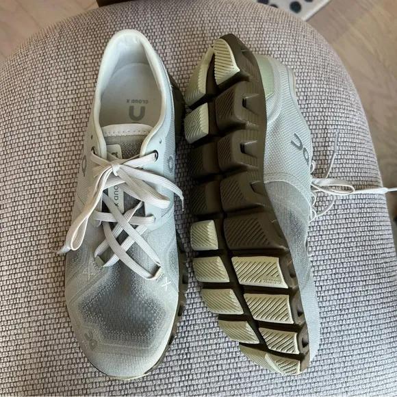 On Running Cloud X 3 Sneakers in Green, New without Box