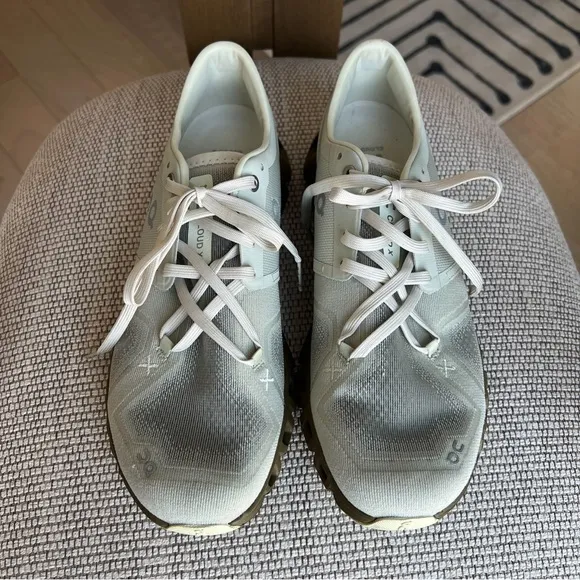 On Running Cloud X 3 Sneakers in Green, New without Box