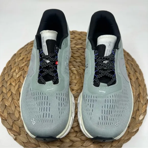 ON RUNNING Cloudmonster 2 Running Shoes Mineral Aloe Size 9 Women's