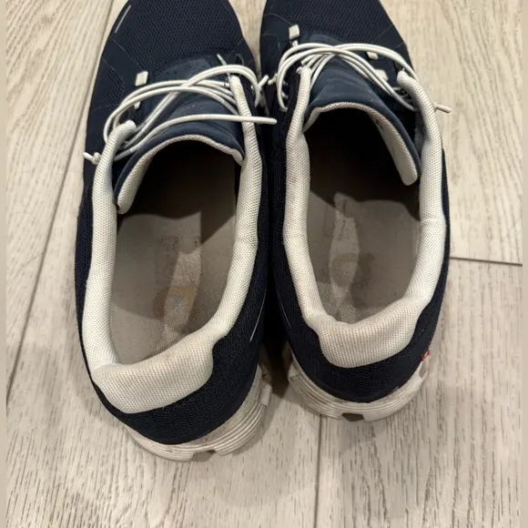 ON Running ON Cloud 5 Running Shoes Size 12