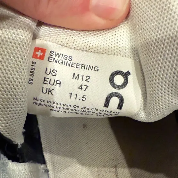 ON Running ON Cloud 5 Running Shoes Size 12