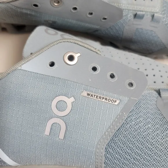 On Running On Cloud Wateproof Mesh Men's Blue Running Shoes.