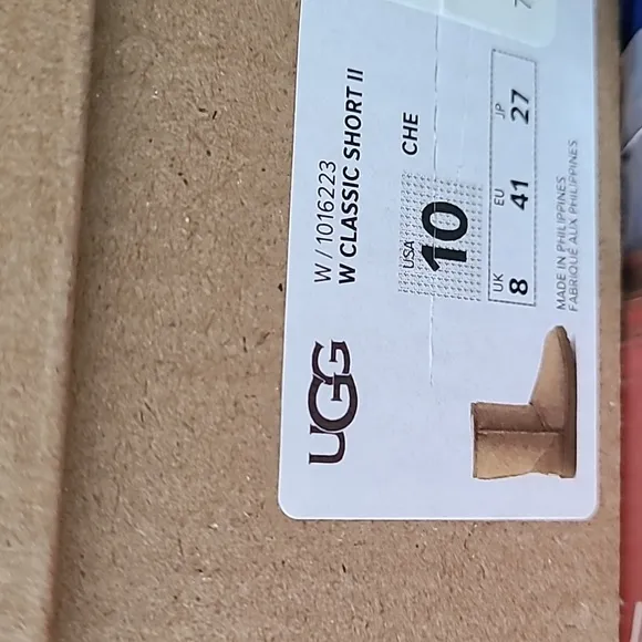 ON SALE! UGG Classic Short ii Boots, tan / chestnut size 7, 9 10 NWT, new in box