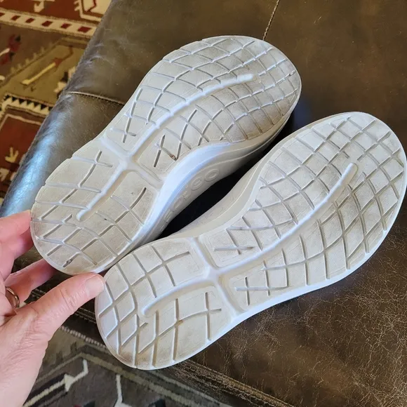 OOFOS Oomega Chukka Mesh Shoes