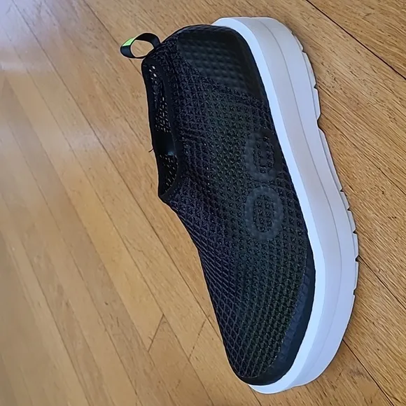 OOFOS Oomega Chukka Mesh Shoes