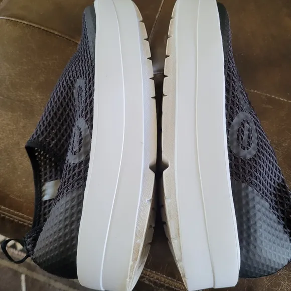 OOFOS Oomega Chukka Mesh Shoes