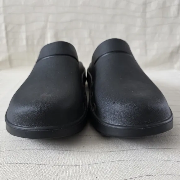 Oofos Unisex OOcloog Recovery Black Round Toe Slip On Clog Shoes Size M 10/W 12