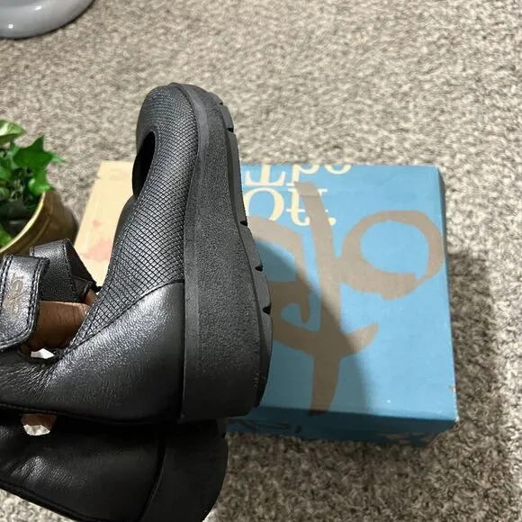 OTBT Scamper Leather Low Wedge Shoes Ankle Strap Size 6.5 M Black Leather New