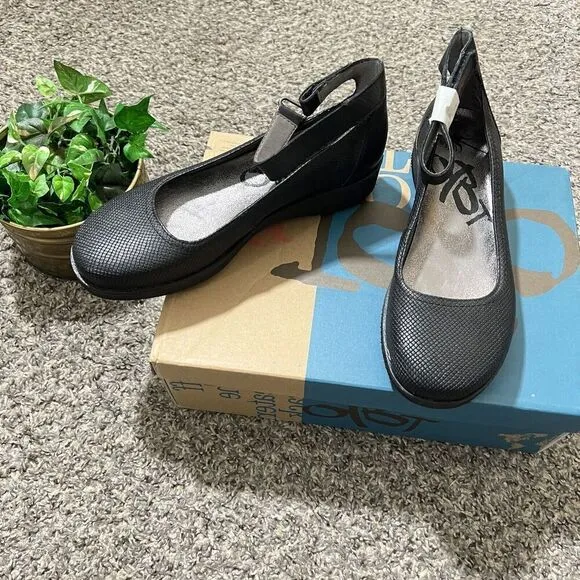OTBT Scamper Leather Low Wedge Shoes Ankle Strap Size 6.5 M Black Leather New