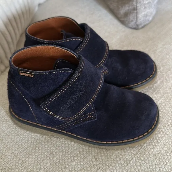 Pablosky kids genuine suede navy blue Velcro booties