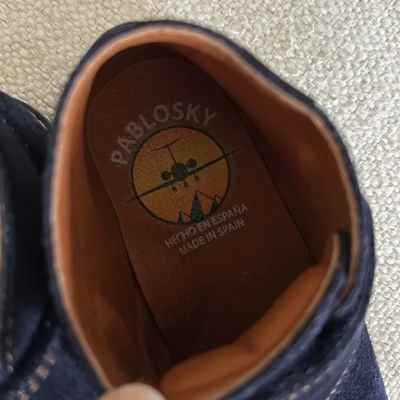 Pablosky kids genuine suede navy blue Velcro booties