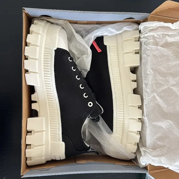 Palladium Revolt Platform Sneakers