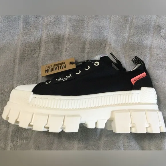 Palladium Women’s Black/White Revolt Platform Sneakers
