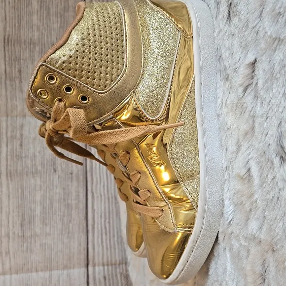 Pastry Gold High Top Dance Sneakers, Girls Size 3, Great Condition