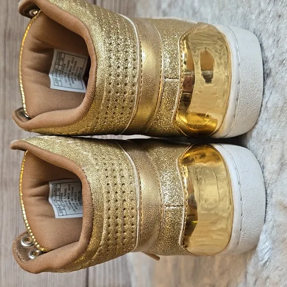 Pastry Gold High Top Dance Sneakers, Girls Size 3, Great Condition