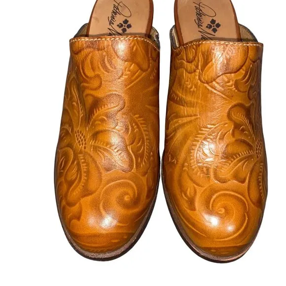 Patricia Nash tooled leather clogs shoes women’s 8 western cowgirl mules artsy
