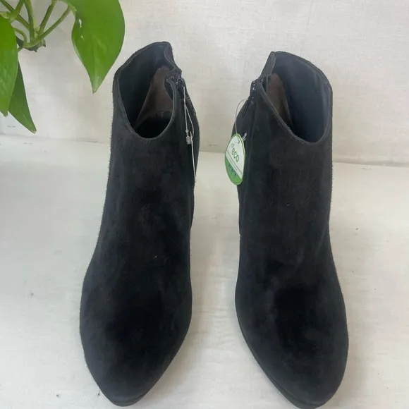 Paul Green Elle Bootie Black Suede‎ Size NWOT. Size: 9 US 6.5 AU