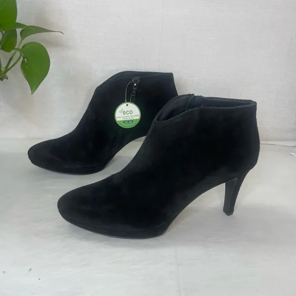 Paul Green Elle Bootie Black Suede‎ Size NWOT. Size: 9 US 6.5 AU