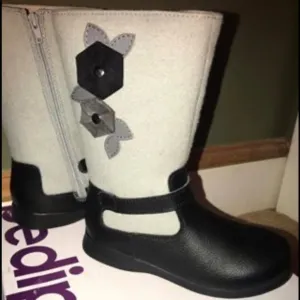 Pediped Flex girls boots,size 13-13.5, new