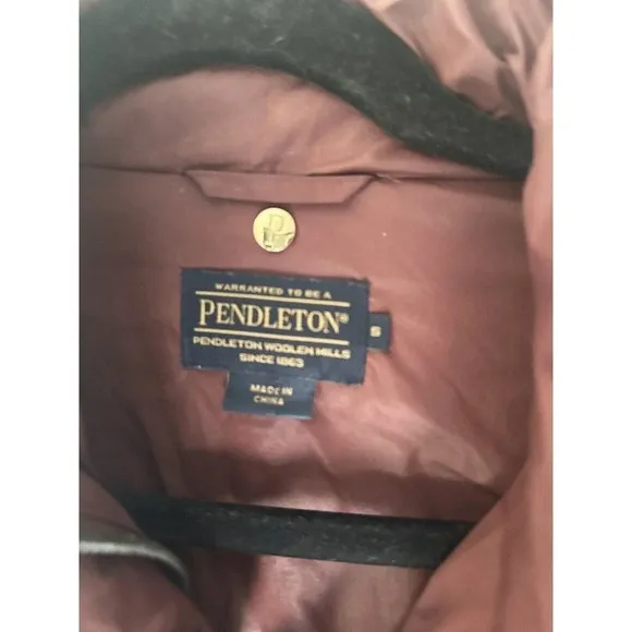 Pendleton Burgundy Quilted Jacket SZ Small WOMENS FANTASTIC Condition
