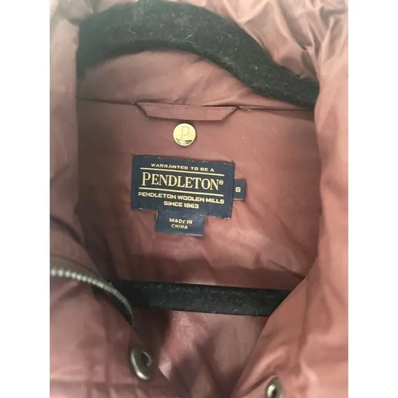 Pendleton Burgundy Quilted Jacket SZ Small WOMENS FANTASTIC Condition