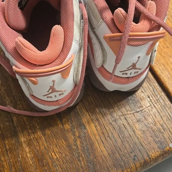 Pink and White High-Top Sneakers with Lace-Up Design jordan 6