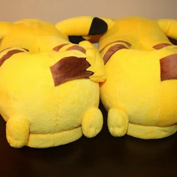 Pokemon Pikachu house shoes Youth size cheeks light up clean used little