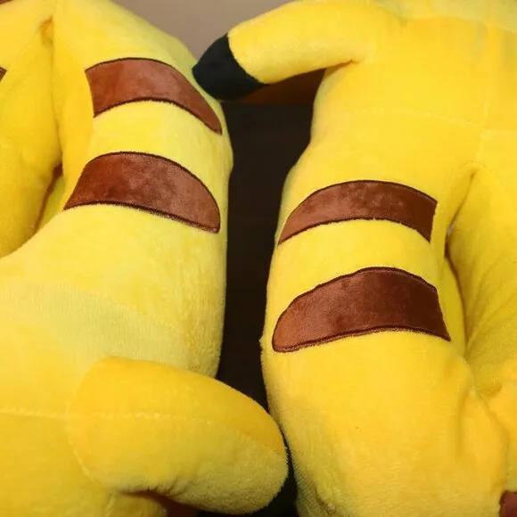 Pokemon Pikachu house shoes Youth size cheeks light up clean used little