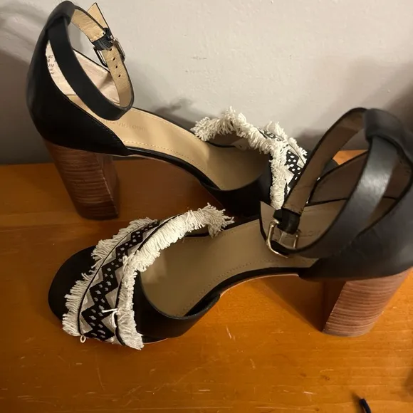 Pour La Victorie Black and Cork Designer Sandals Shoes Heels Size 8.5
