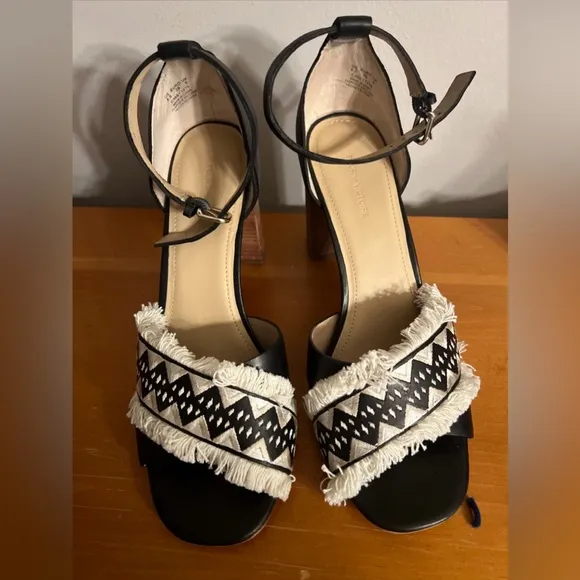 Pour La Victorie Black and Cork Designer Sandals Shoes Heels Size 8.5