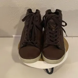 Pre-Owed Jump Ipsum Mens High Top Brown Faux Leather Sneakers Size 9