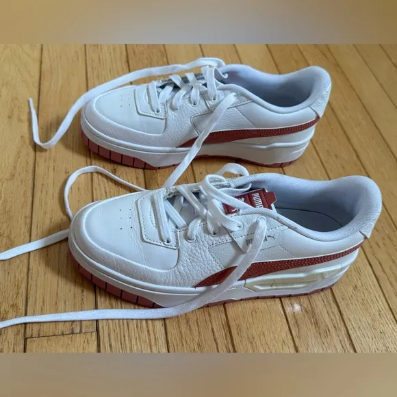 Puma Platform Sneakers While Leather, Dusty Orchid Stripe  Size 8 1/2 women’s