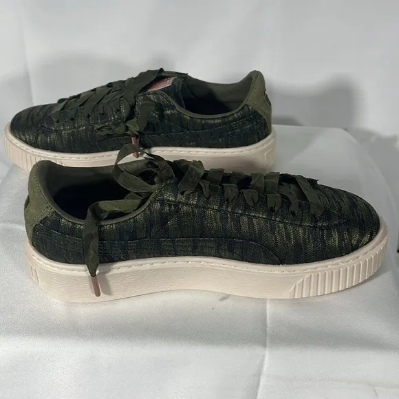 Puma Size 8 Basket Platform VR Women’s