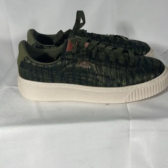 Puma Size 8 Basket Platform VR Women’s
