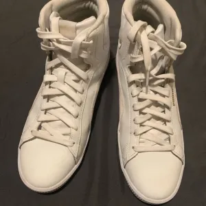 PUMA women White High-Top Sneakers size 9.5