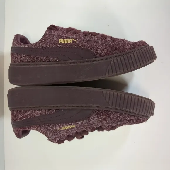 Puma women's elemental fuzzy suede  purple platform sneakers, size 7