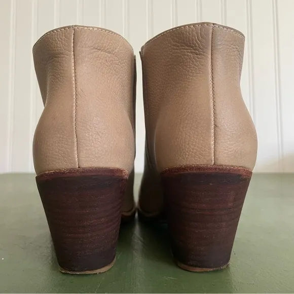 Rachel Comey MARS Cowboy Heel Chelsea Boots/Booties in Neutral/Taupe Leather