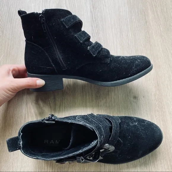 Rampage Lefthook Black Velvet Western Ankle Boots
