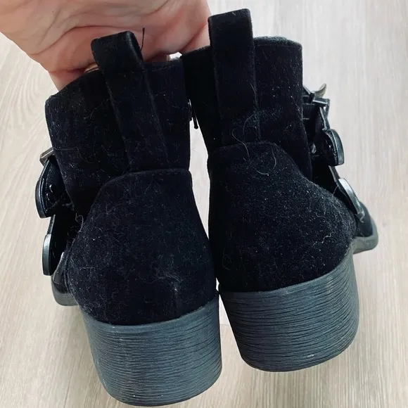 Rampage Lefthook Black Velvet Western Ankle Boots