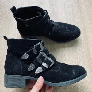 Rampage Lefthook Black Velvet Western Ankle Boots
