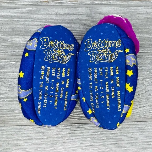Rare Vintage 1990s retro bedtime with Barney dinosaur slippers / shoes 1-2 plush