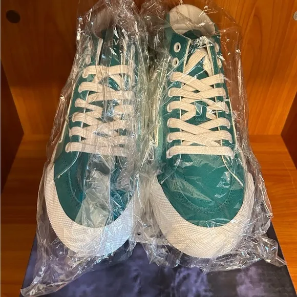 Revenge X Storm High Tops Size: 6 NWT