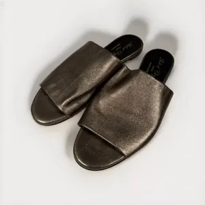 Robert Clergerie Metallic Pewter Leather Slip On Gigy Shoes Size 39
