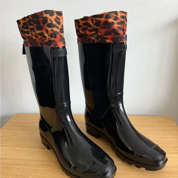 Roberto Cavalli Black Rain Boots with Leopard Print Cuff