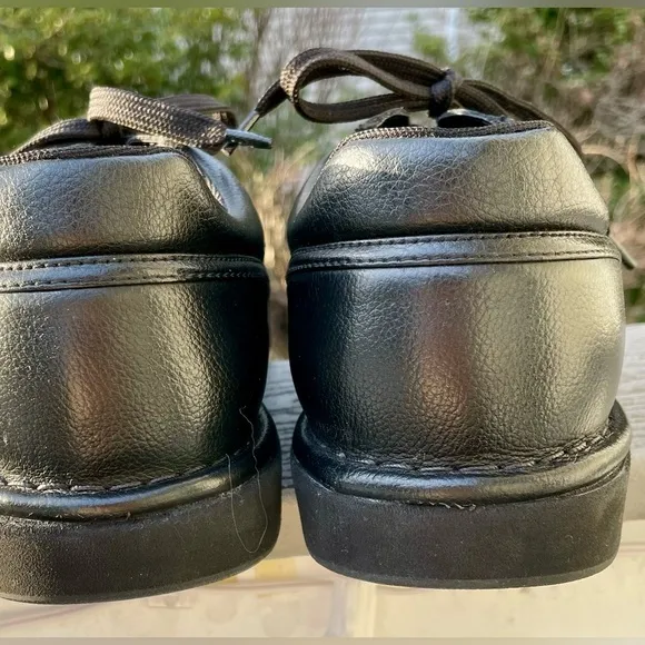Rockport - Prowalker M7100 Black Leather Active Walking Sneakers - Size 8