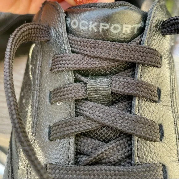 Rockport - Prowalker M7100 Black Leather Active Walking Sneakers - Size 8